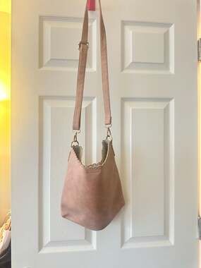 Antik Kraft Faux Suede Scalloped Edge Hobo Crossbody Bag in Mauve Pink